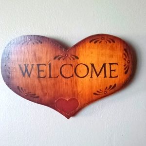 Very nice country wooden heart welcome sign to hang on your door or porch